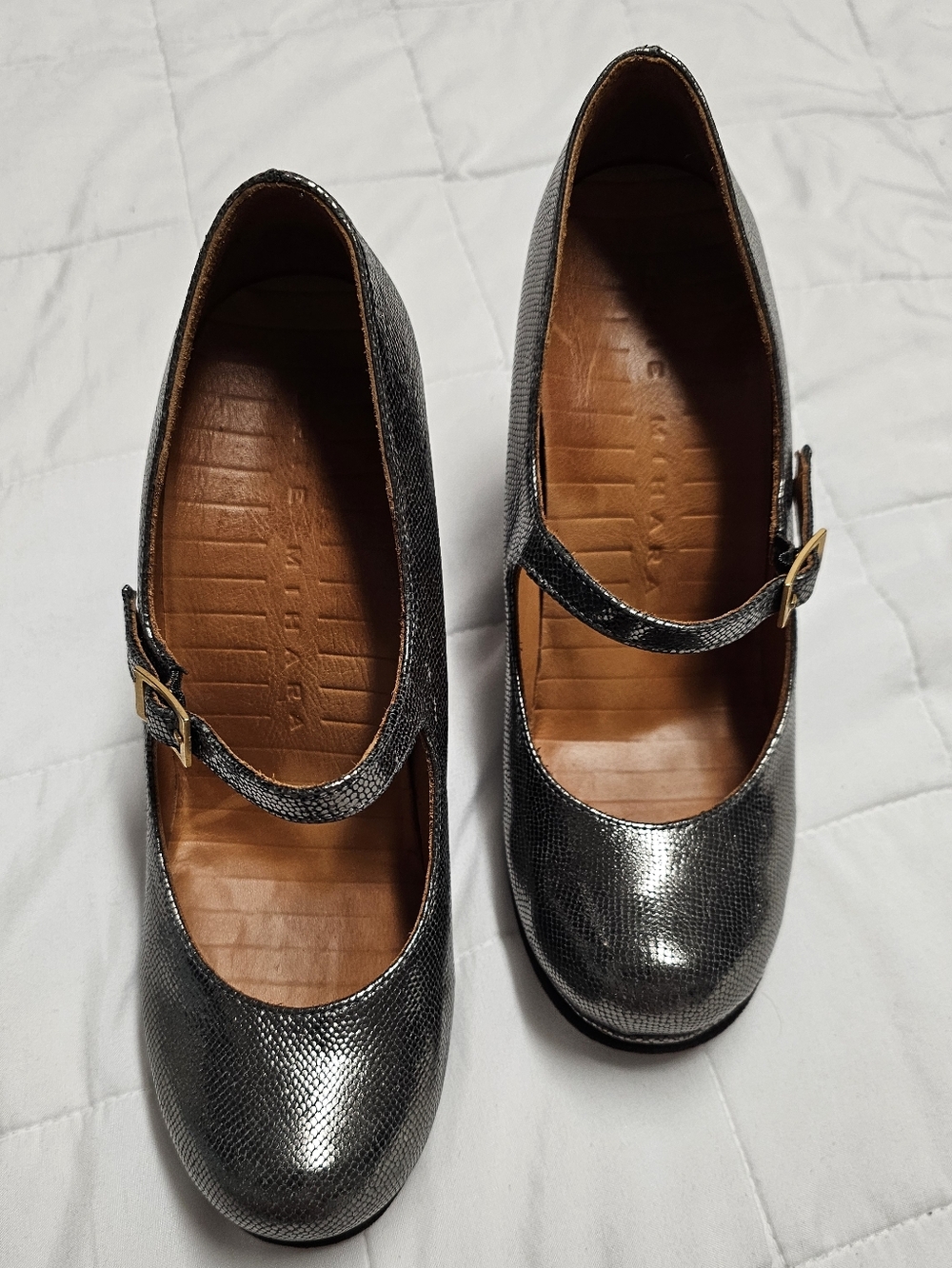 Chie Mihara Metallic Silver Snakeskin Effect Leather Mary Jane Pumps with Buckle